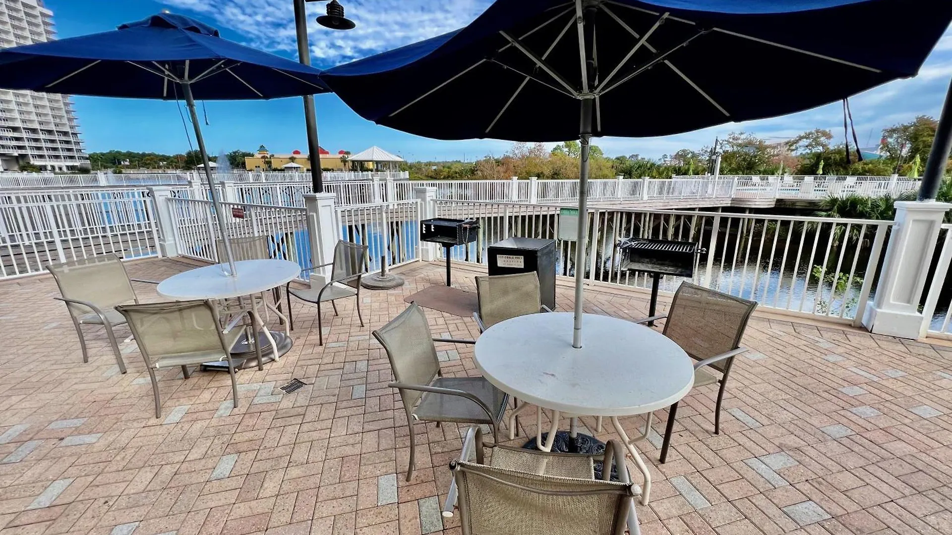 Low Floor 3Bd Plus Bunks Condo! Family Resort! 5 Pools! Free Beach Chair Service! Panama City Beach USA