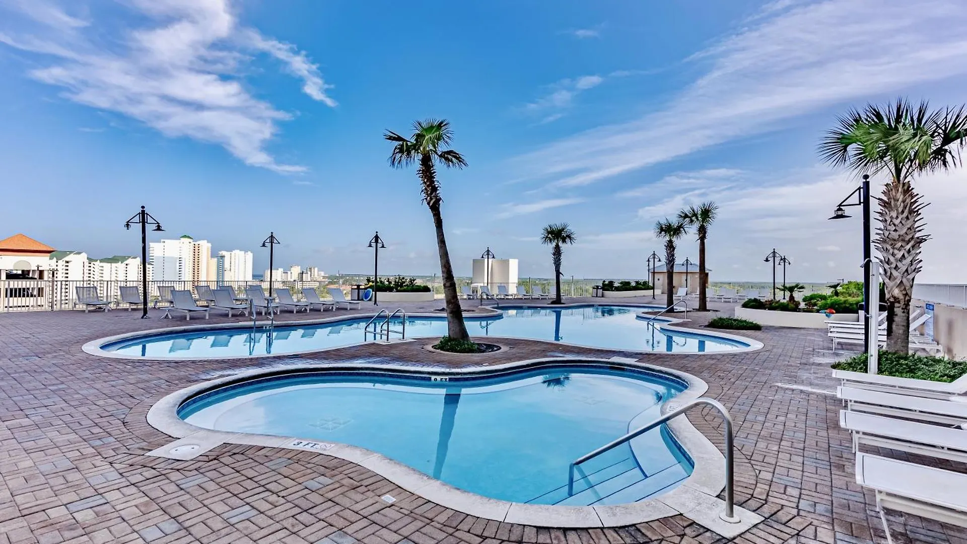 Low Floor 3Bd Plus Bunks Condo! Family Resort! 5 Pools! Free Beach Chair Service! Panama City Beach USA