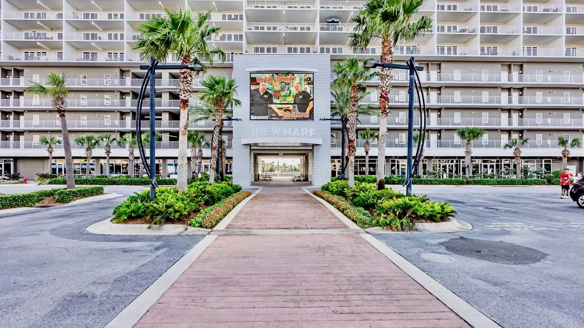 Low Floor 3Bd Plus Bunks Condo! Family Resort! 5 Pools! Free Beach Chair Service! Panama City Beach