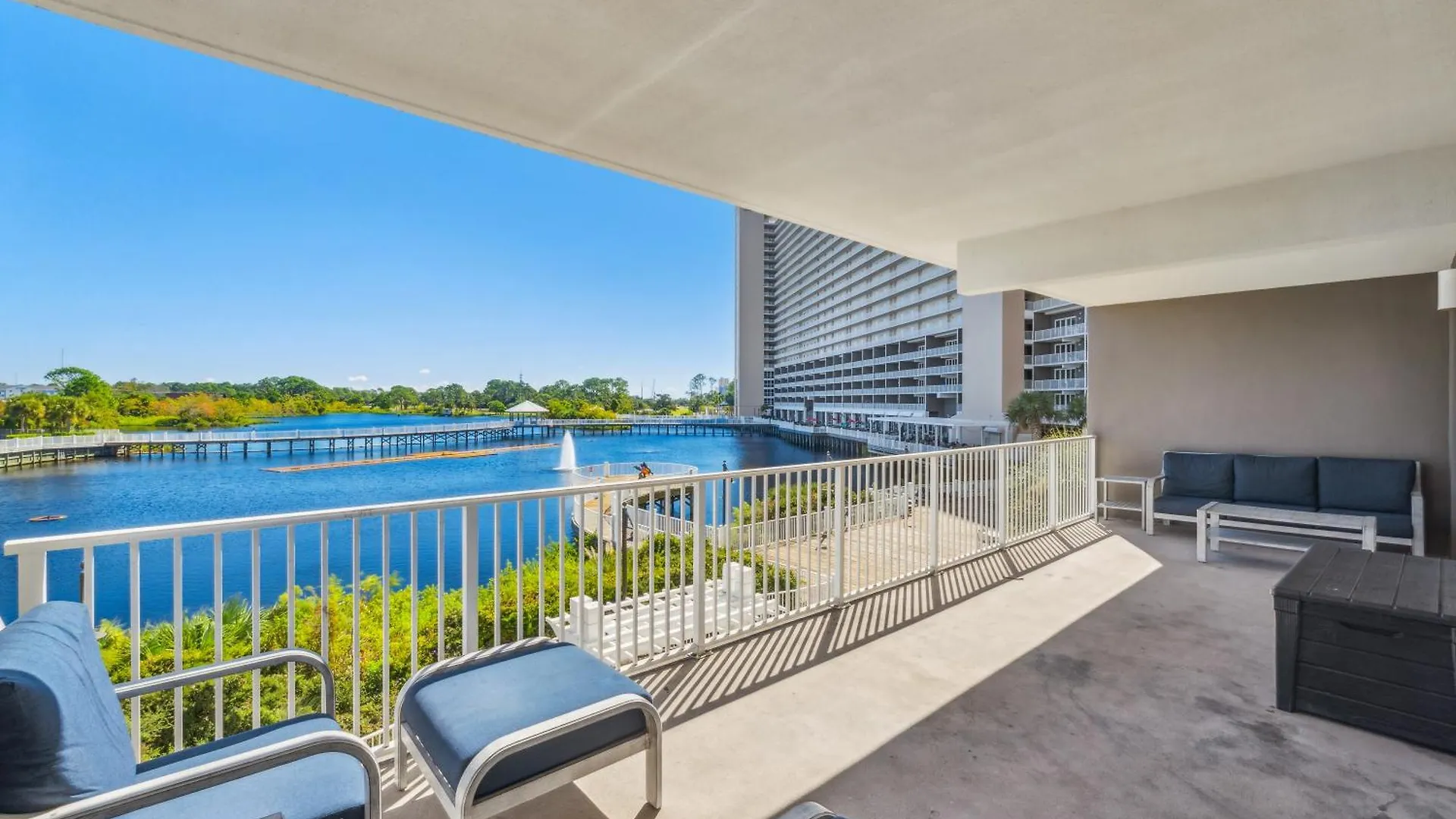 Low Floor 3Bd Plus Bunks Condo! Family Resort! 5 Pools! Free Beach Chair Service! Panama City Beach