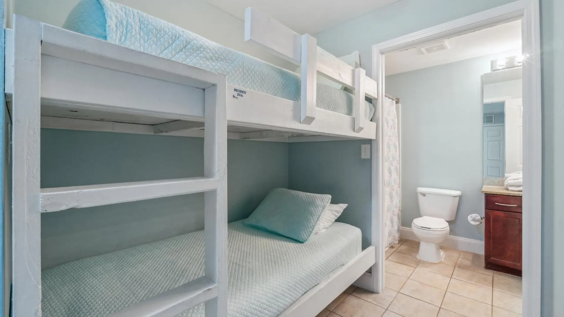 Low Floor 3Bd Plus Bunks Condo! Family Resort! 5 Pools! Free Beach Chair Service! Panama City Beach